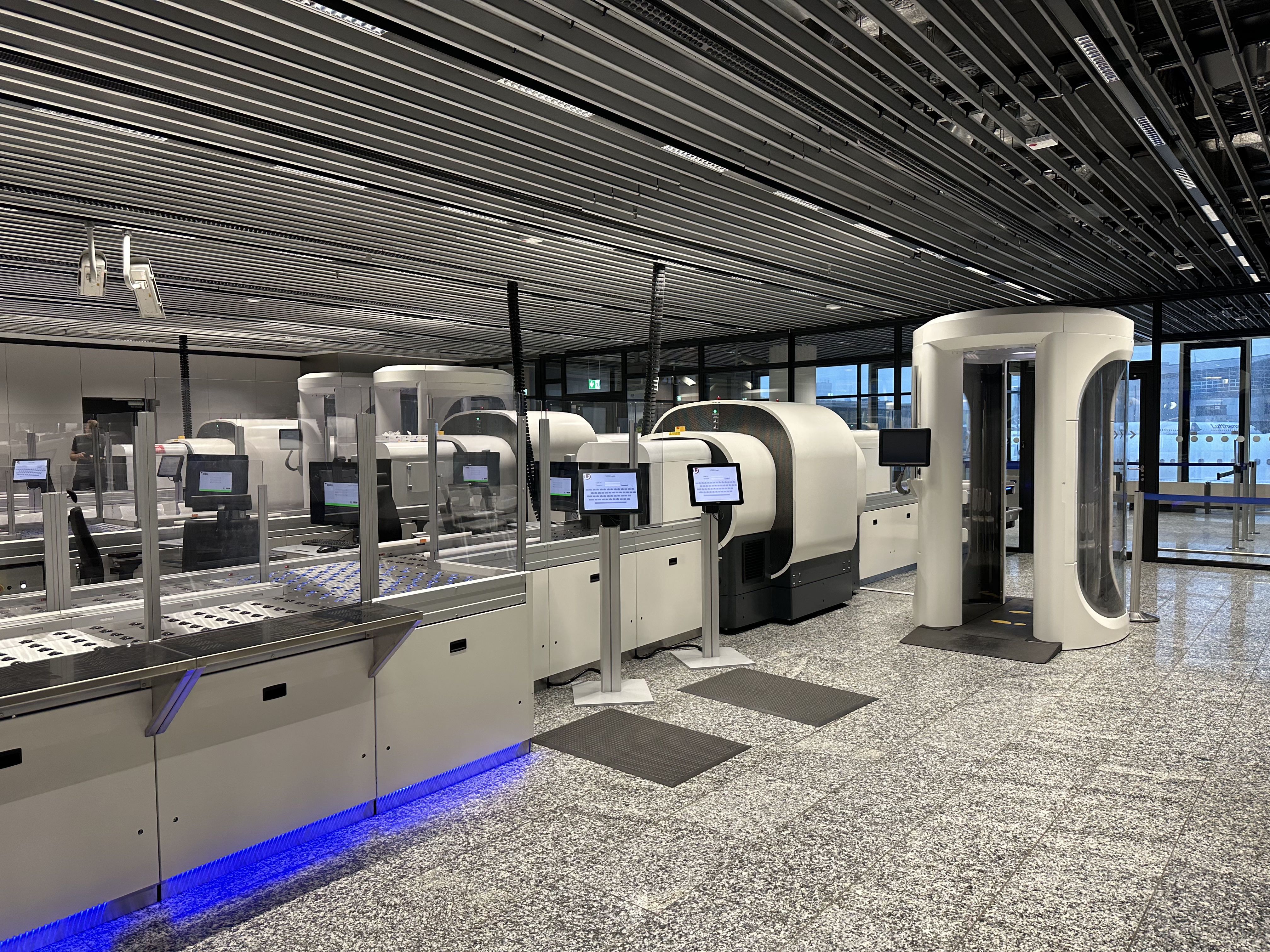 Frankfurt Airport: More Security Checkpoints Equipped with CT Scanners ...